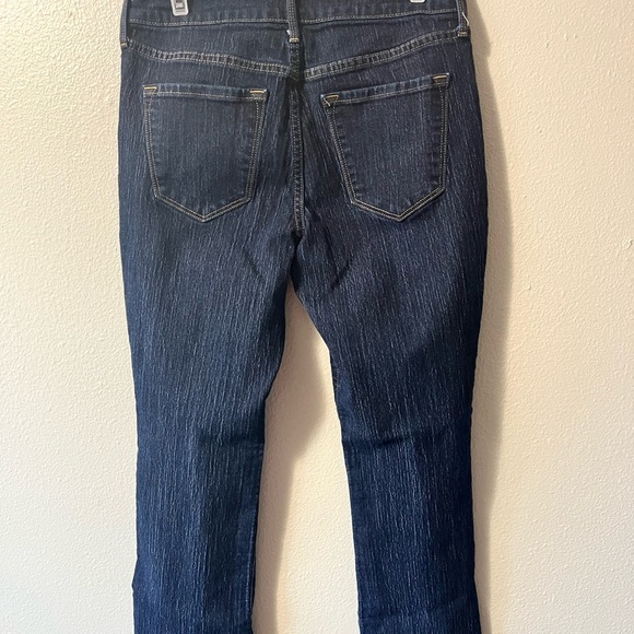 Old navy curvy , boot cut . Very cute - Picture 4 of 10
